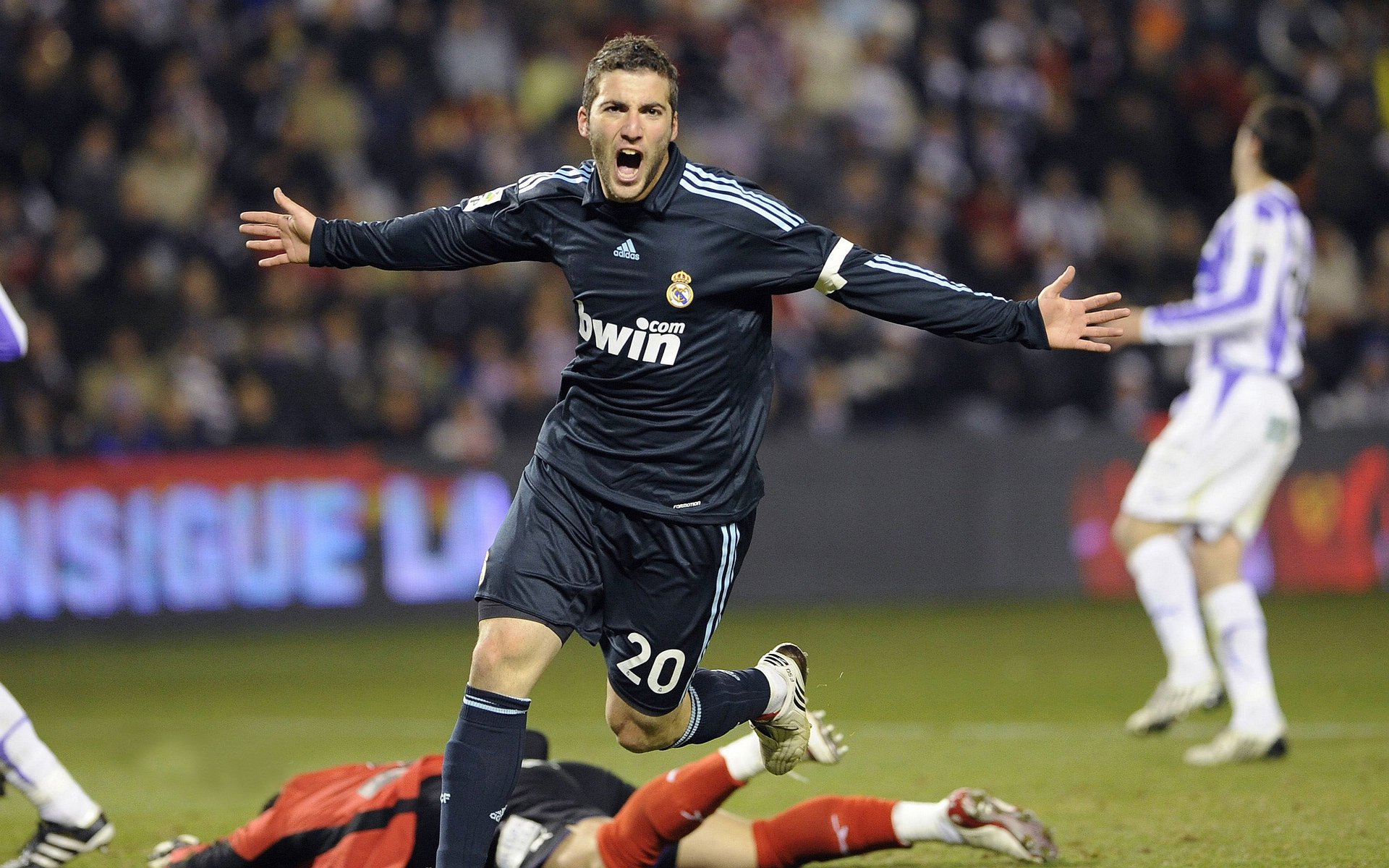 kaiyun登录入口-唐纳德·高尔的快速反应与突破能力，突破对手防线，唐纳德高斯简介